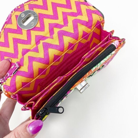 VERA BRADLEY | Quilted Chevron Floral Bright Wristlet Wallet - Picture 8 of 12